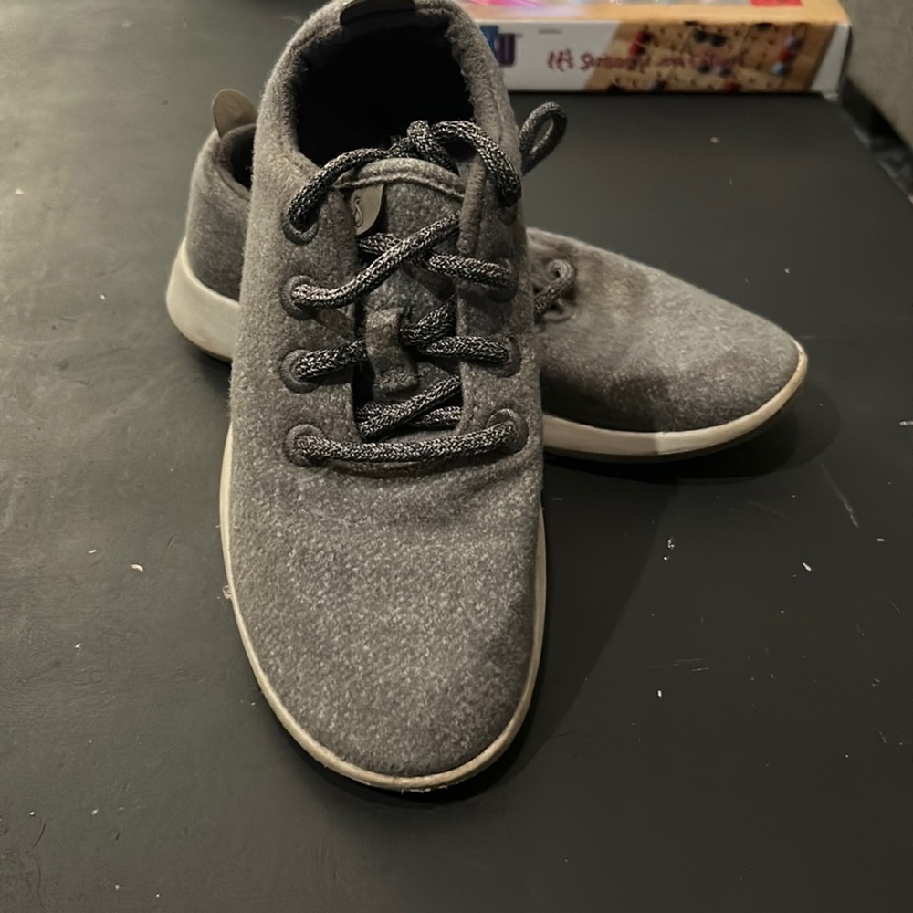 Barely worn Allbirds size7